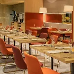 Hilton Garden 4* ווינר נוישטאדט