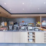 Hilton Garden 4*