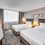 Hilton Garden 4* ווינר נוישטאדט