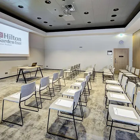 מלון Hilton Garden ווינר נוישטאדט