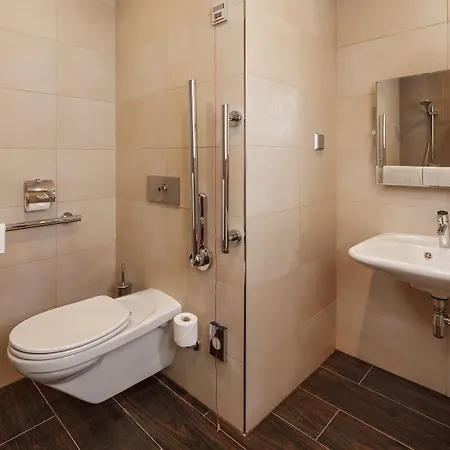 Hilton Garden 4*