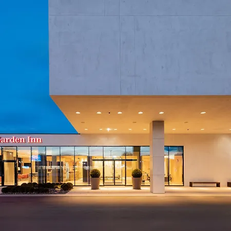 מלון Hilton Garden