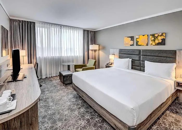 Hilton Garden Hotel 4*